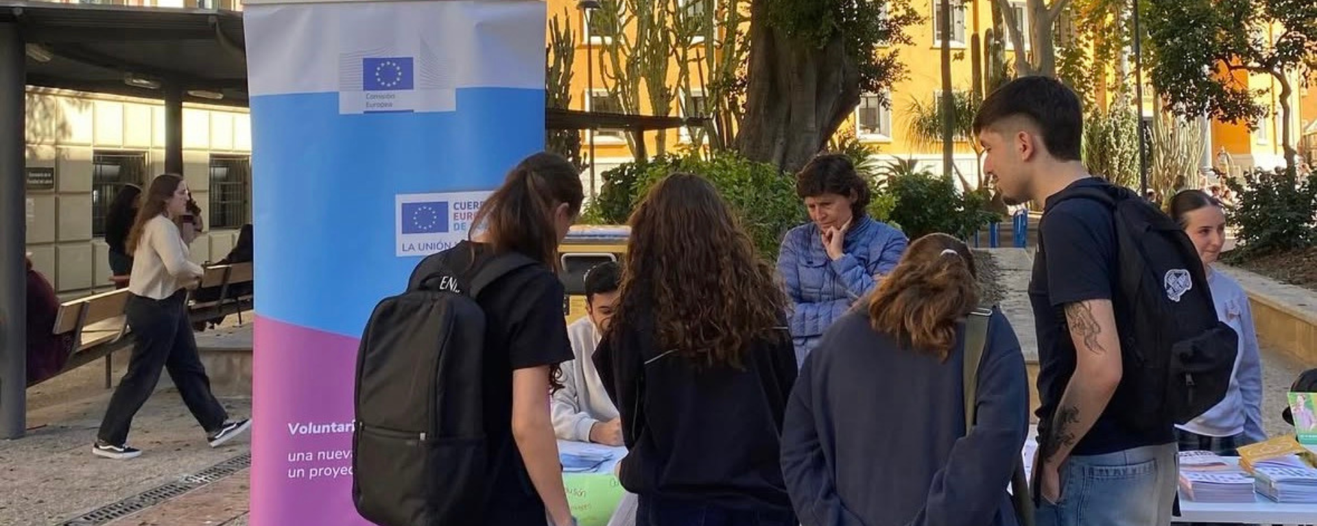 Punt de encuentro con universitarios